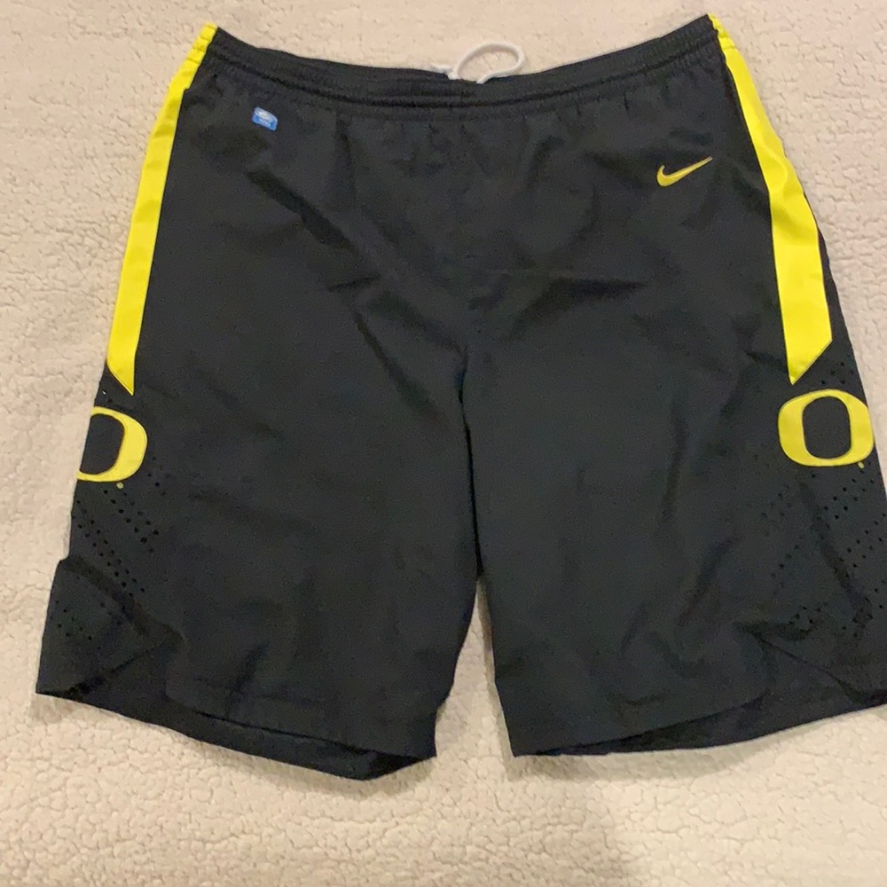 Nike college basketball shorts Oregon Ducks